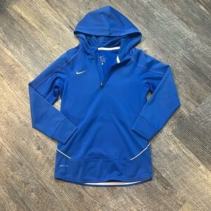 GUC Nike Women’s pullover shirt size small